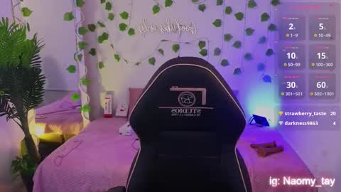 Naomy  online show from September 14, 5:43 am