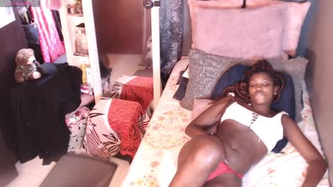 Eimy online show from December 5, 8:06 pm