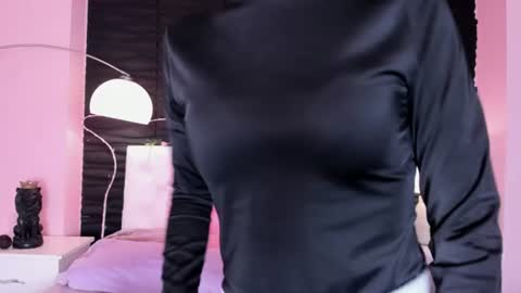 Maira online show from June 22, 8:05 pm
