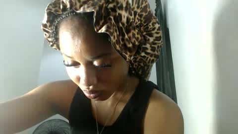 ella online show from January 12, 5:36 am