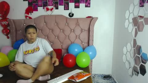 nat_evans8 online show from April 4, 3:02 am