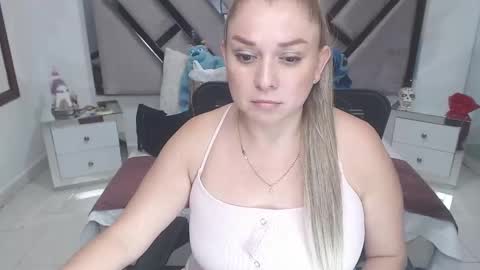 natalia5560 online show from March 11, 9:15 pm