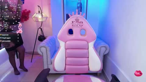 Natalia.  online show from April 18, 5:09 am