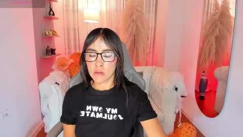 Snapshot of natalia_leon8 chatting on October 12, 5:44 am Natalia Leon online show from October 12, 5:44 am