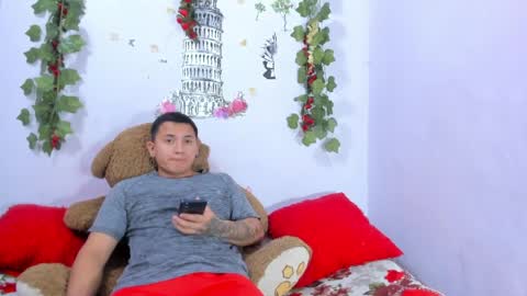 nataliaandjulliam online show from March 24, 3:12 am