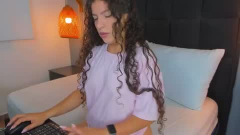 N A T A L I E online show from June 22, 11:39 am