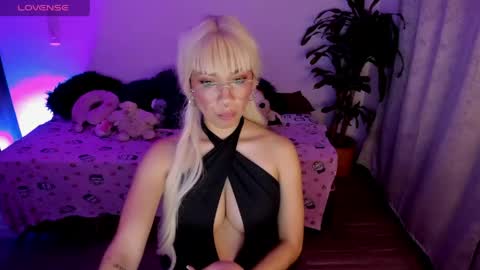 MissNatis online show from April 17, 2:03 am