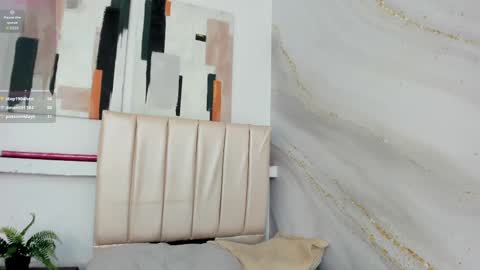 Naty online show from September 22, 8:02 pm