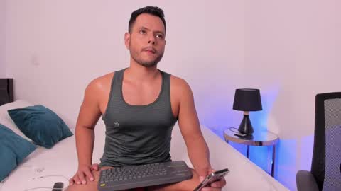 Nate Ocean online show from December 5, 3:09 am