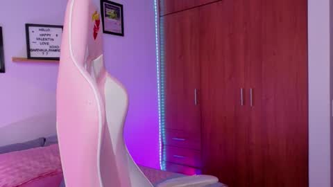 Nathalia Ramirez online show from February 16, 8:12 am