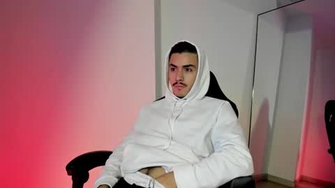 nathan_baker__ online show from November 28, 12:12 pm