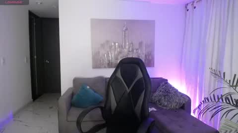 Snapshot of nati_kitty chatting on February 19, 12:57 am Nati kitty online show from February 19, 12:57 am