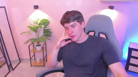 Nathaniel online show from April 14, 10:24 pm