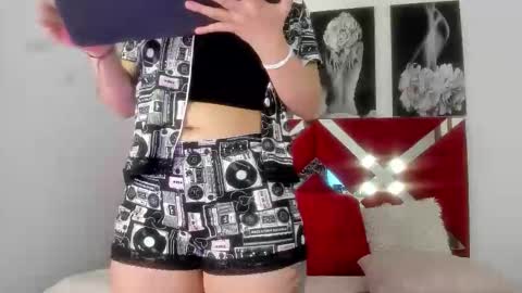 natty_redvelvet online show from October 23, 4:14 am