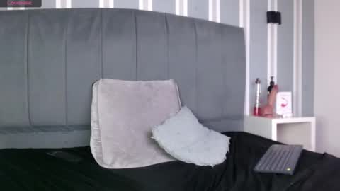 natuxxa online show from February 24, 4:49 am