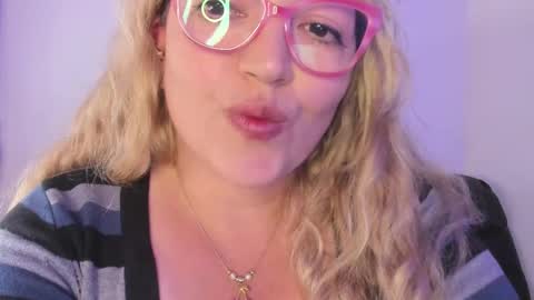 Snapshot of naty__mature_ chatting on October 23, 4:19 pm Nataly online show from October 23, 4:19 pm