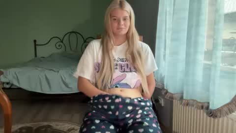 Andreea online show from November 11, 5:53 am