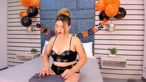 Naty  online show from October 26, 4:02 am