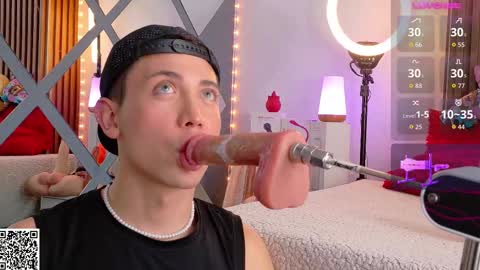 Christopher  Chris online show from September 18, 1:59 pm