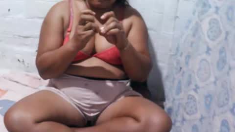 Hannah online show from March 30, 9:04 pm