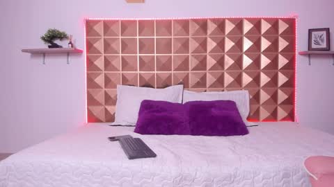 Kattie  online show from April 19, 3:40 am