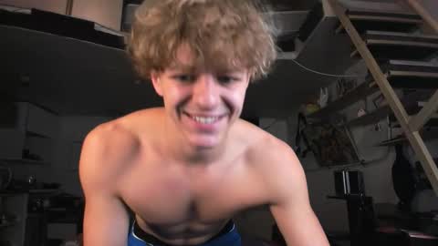 Snapshot of naughty_nik43 chatting on October 4, 3:54 pm Nik online show from October 4, 3:54 pm