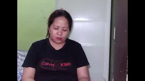 naughtymom26 online show from October 15, 2:04 am