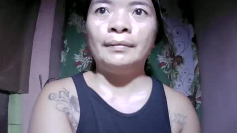 naughtymom_33 online show from May 22, 9:43 pm