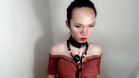 naughtypetiteangel online show from September 29, 9:41 am