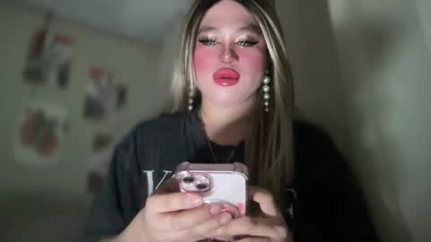 Snapshot of naughtyrosecum chatting on March 9, 2:54 pm Rose Wilson online show from March 9, 2:54 pm