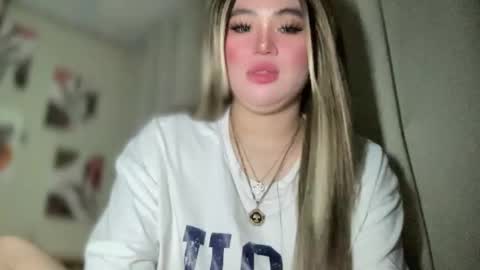 Snapshot of naughtyrosecum chatting on February 11, 5:07 pm Rose Wilson online show from February 11, 5:07 pm