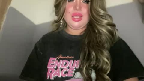 Snapshot of naughtyrosecum chatting on September 18, 4:44 pm Rose Wilson online show from September 18, 4:44 pm