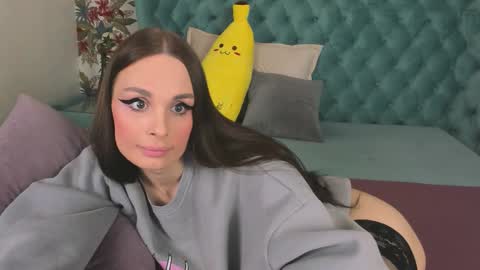 naughtyylory online show from September 20, 9:23 am