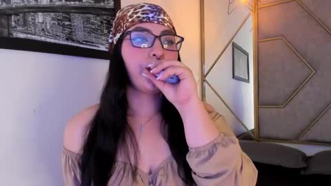 NavannyCattan online show from November 9, 6:06 am