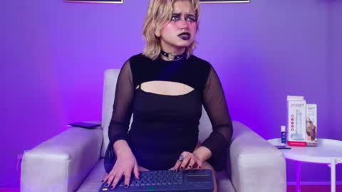 Snapshot of navier__ chatting on October 21, 12:54 pm Navier online show from October 21, 12:54 pm