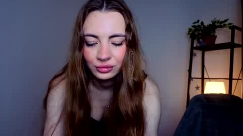 Mia online show from April 3, 5:25 am