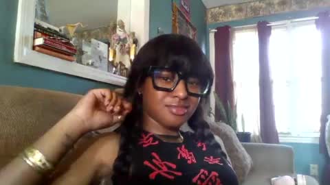 nefertitibank online show from July 15, 12:32 pm