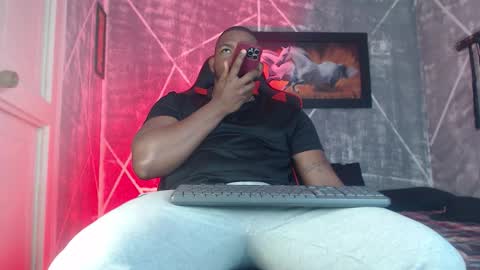 negritomeloso_k18 online show from December 22, 2:02 pm