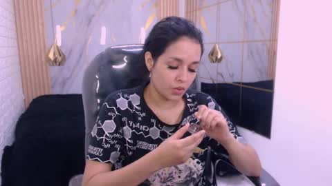 paula online show from December 4, 2:33 am