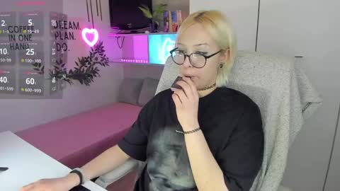 Kate online show from April 17, 8:44 pm