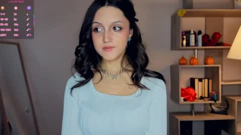 Vicky and Beatrice online show from April 20, 7:28 pm