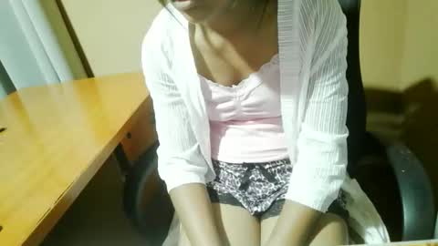 nelia_84 online show from May 7, 2:29 am