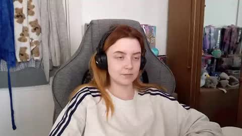 lily online show from June 27, 9:26 am
