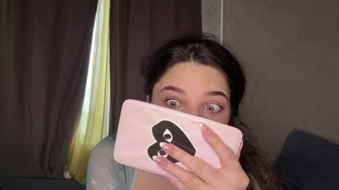 Angelihee online show from April 21, 2:35 pm