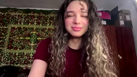 Angelihee online show from April 5, 10:45 am