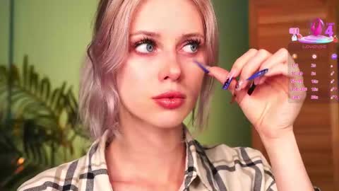 I am Nelly3 online show from September 10, 6:09 pm