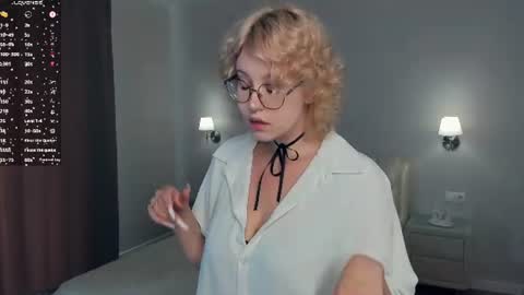 nelly_gloss online show from July 19, 8:17 am