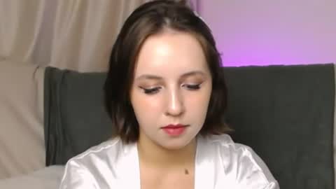 nellydrew online show from July 8, 7:34 am