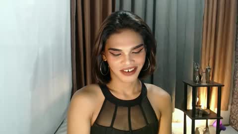 neomi online show from March 11, 7:50 pm