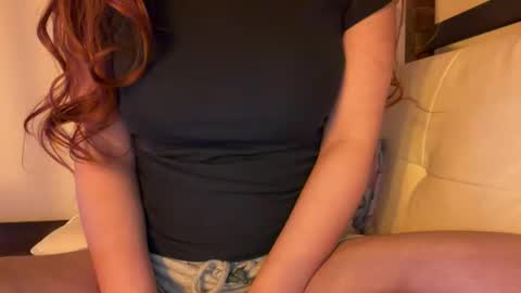 neomi online show from February 21, 1:19 am